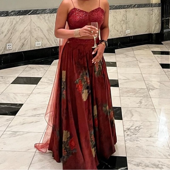 Beautiful red lehenga with red sequin blouse - Picture 3 of 10